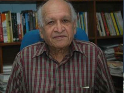 Writer, historian bipin chandra passed away.