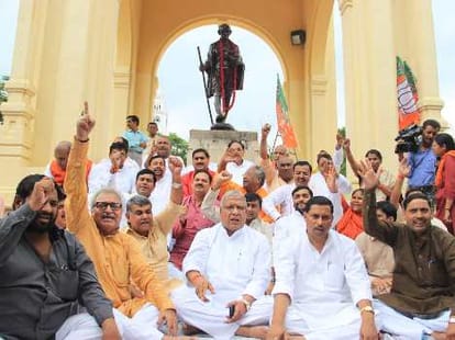 why did yogi and varun not attend bjp protest in lucknow.