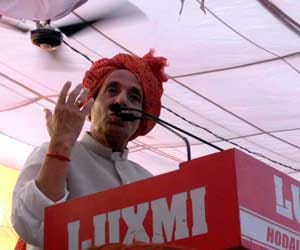 No White Flag if Pak Ceasefire Violations Continue: Rajnath Singh.