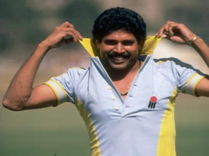 reactions of cricketers on dhoni retirement.
