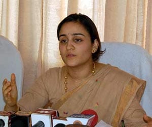 aparna yadav speaks on narendra modi.