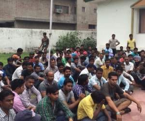 Motor Machenic Protest outside BJP Office
