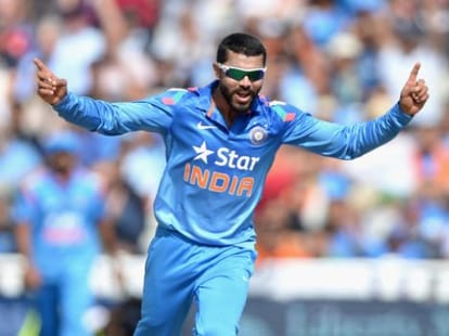 LIVE: INDIA vs Australia, tri nation 5th match.