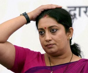 student raise voice in favour of sanskrit.