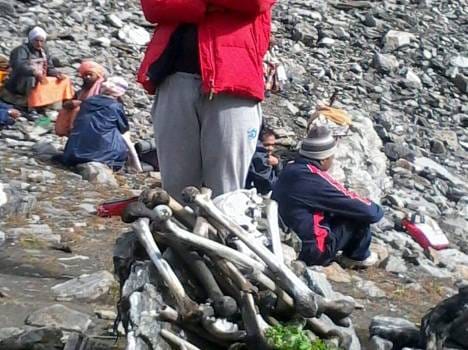 800 years old man Skeleton in nanda raj jat track