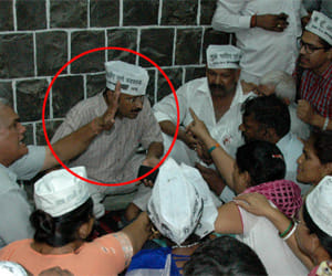 hungama in arvind kejriwal's janta darbaar