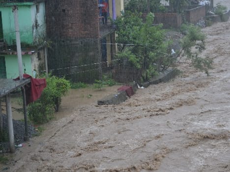 flood alert in south Kashmir