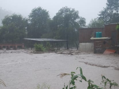 flood alert in south Kashmir
