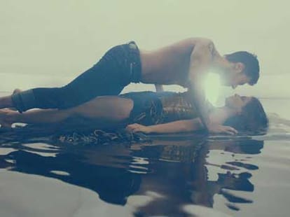 Surveen Chawla bold song in Creature 3d