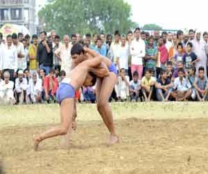 Combat Wrestling in noida.