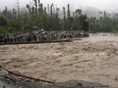 200 ration depots under flood threat across kashmir