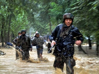 flood in Kashmir, 51 killed