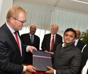 akhilesh yadav returns from netherland.