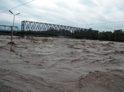 nine military personnel flows in flood inengaged in Rescue