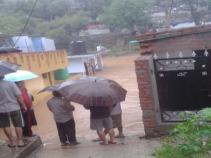 river tawi in jammu is flowing much higher than the danger level