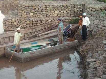 more than 3 thousand people stranded on Pakistan border island