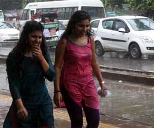 rain after sun in lucknow.