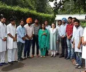 PU President Divyanshu met to Sonia and Rahul gandhi