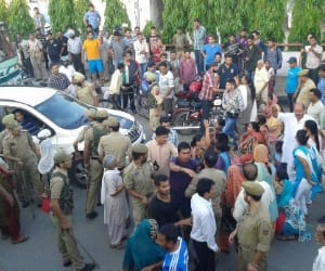 protest to save sportspersons stuck in kashmir flood