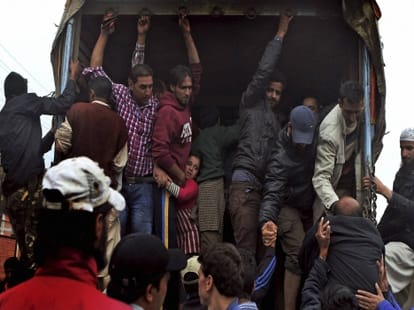 due to flood passengers stuck at jammu bus stand