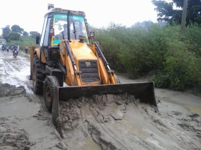 heavy rain makes trouble in uttarakhand