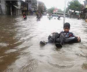 atleast 40 lakh affected in massive flood