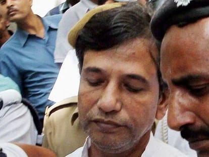 sudipt sen wants open saradha bank.