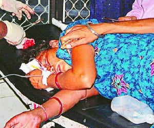 mother injured In an attempt to save her child