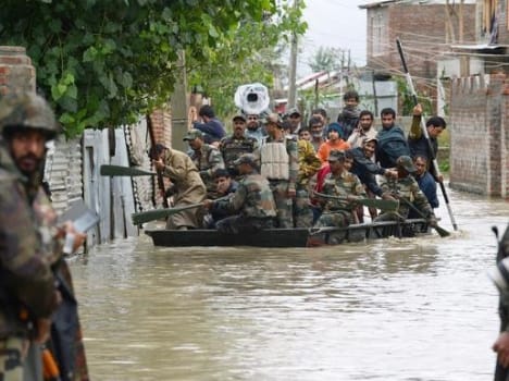 heavy flood in jammu and kashmir