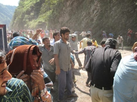 clash between cisf and local people over power cuts