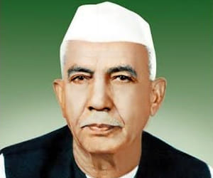 dispute on Chaudhary Charan Singh's bunglaw.