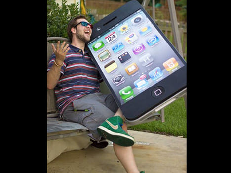 MP Government will smartphone college students 