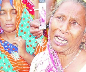 lakhs still trapped in kashmir flood