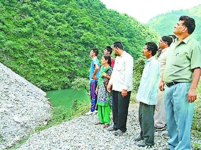 himachal Landslide lake formed by the river, many families homeless