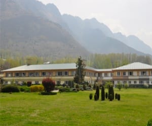 flood hit sher e kashmir university by 25 crore