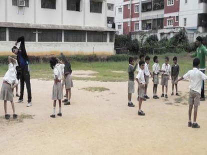 now student play uniqe game in school.