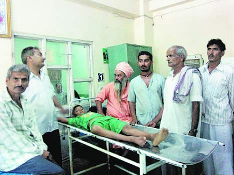 teacher beat student, admitted in hospital