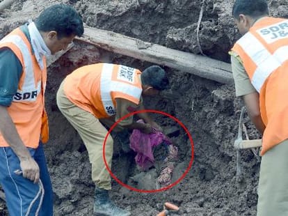 more than 2.25 lakh rescued from flood affected kashmir