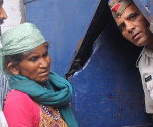 surendra koli meet with mother in jail.