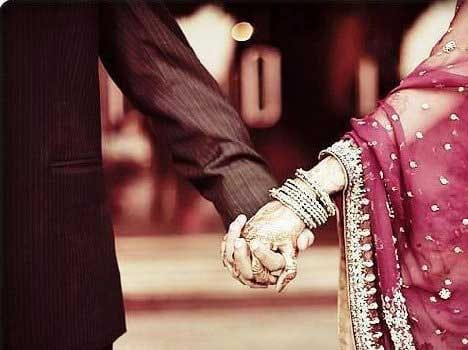 bride runs just after marriage