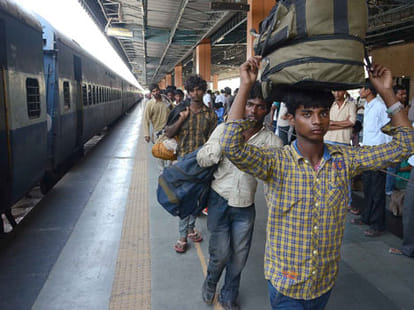 ahmedabad mail train accident in haridwar.