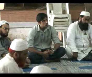 darul uloom criticise to sakshi maharaj's speech.