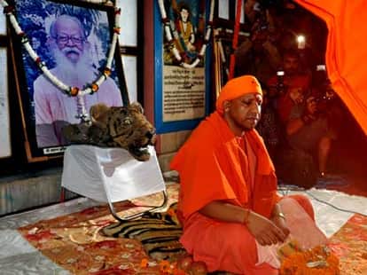 story of mahant adityanath.