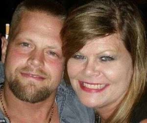 Convicted killer bail breaks girlfriend s house kills eats heart lungs brains