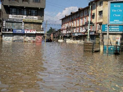 Srinagar secretariat employee why not returning to work?