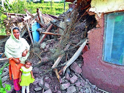 flood victims denied to go back home