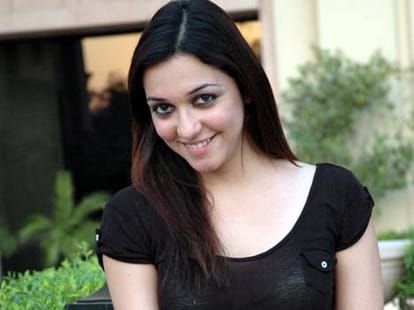 controversy on kanika shekhawat's poster.