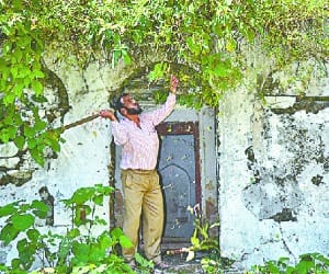 muslim family look after hindu temple in rajouri