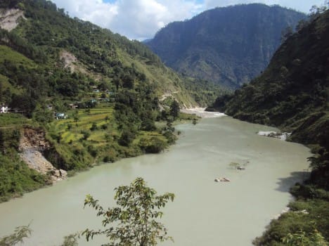 new lake on ramganga becoming dangerous.
