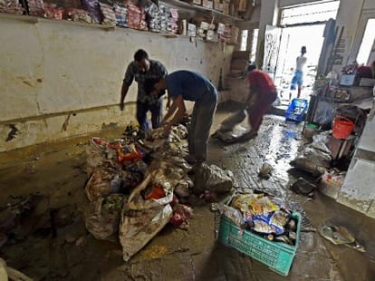 heavy flood in jammu and kashmir